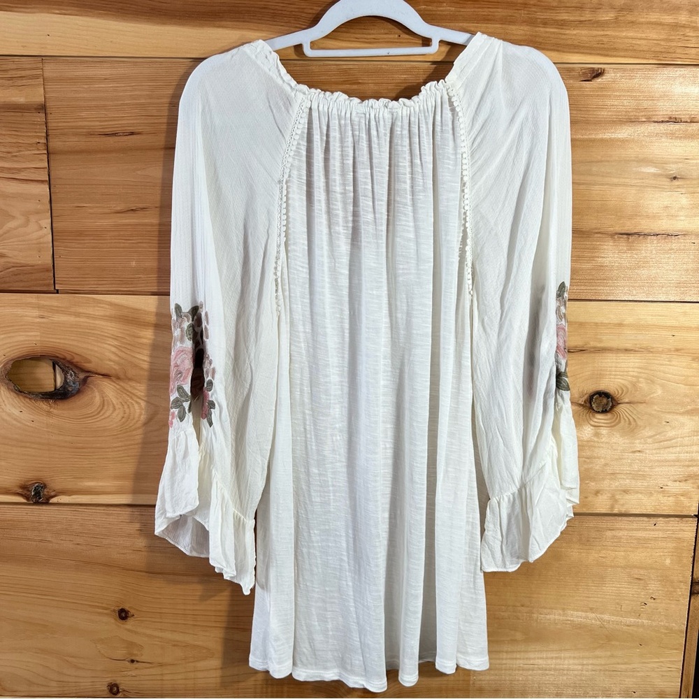 Vintage America White Peasant Blouse with Wide Ruffled Floral Sleeves Boho Femme - Picture 8 of 8